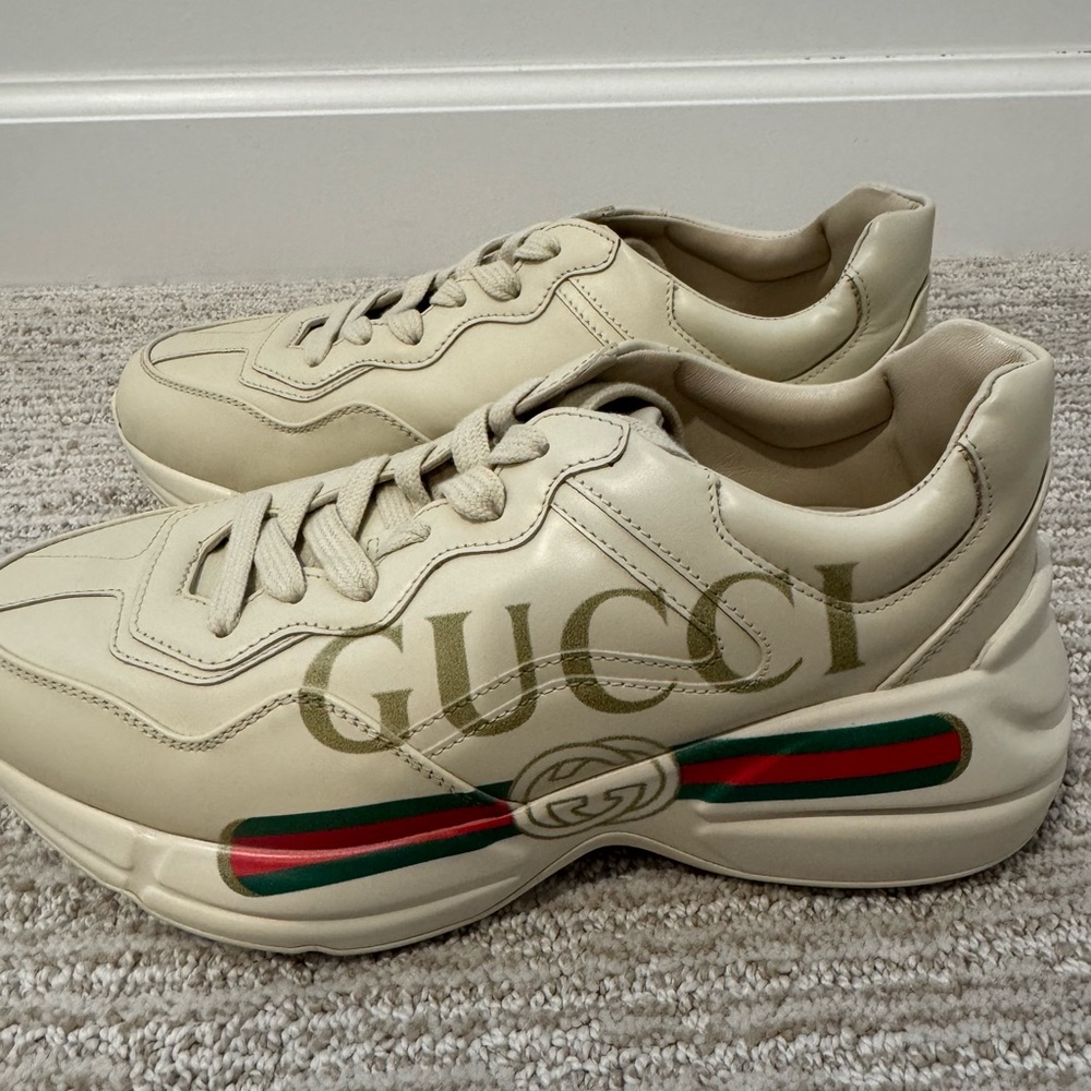 Gucci Beige Sneakers with Green-Red Detail